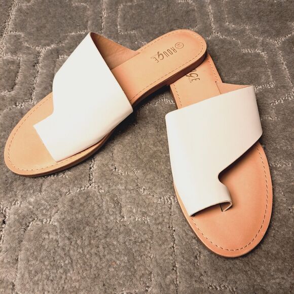Rouge Helium White Flat Sandals WOMENS SIZE 8.5M business casual vegan Slip Ons - Picture 1 of 10